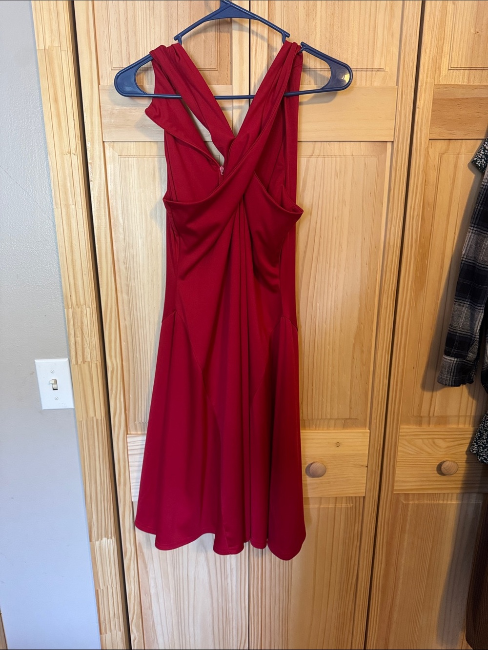 Classic Red Sleeveless Midi Dress with Twist Detail